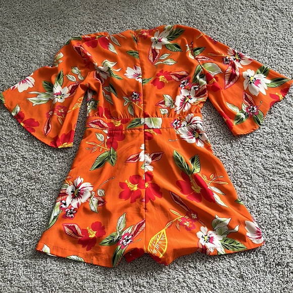 Floral Cutout Romper - Picture 4 of 4
